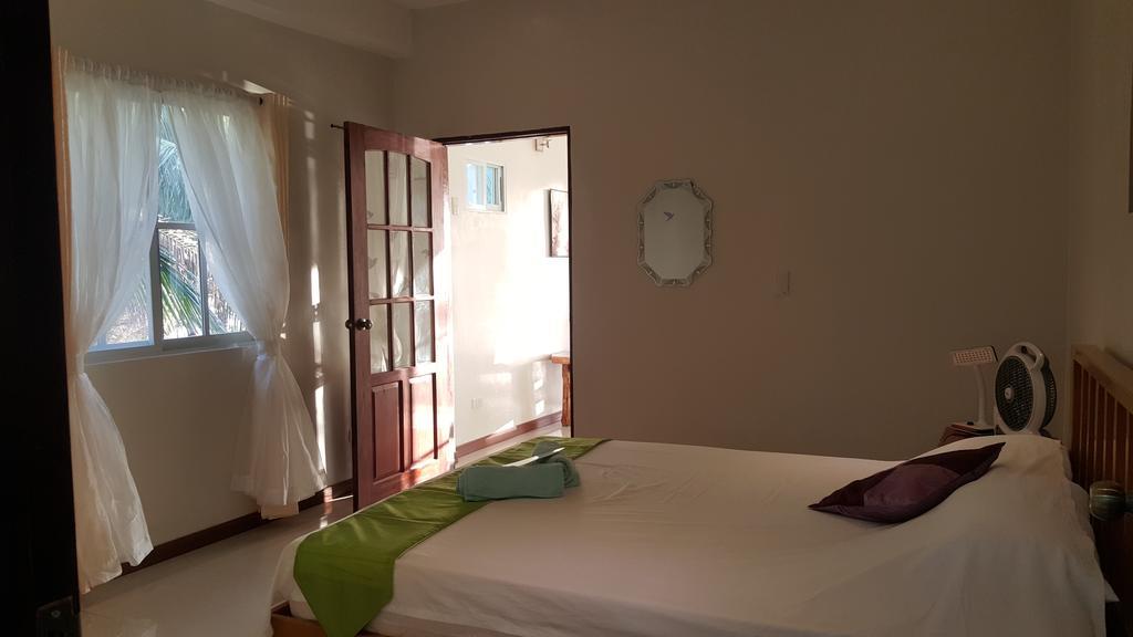 Lanas Beach Resort Romblon Island Room photo