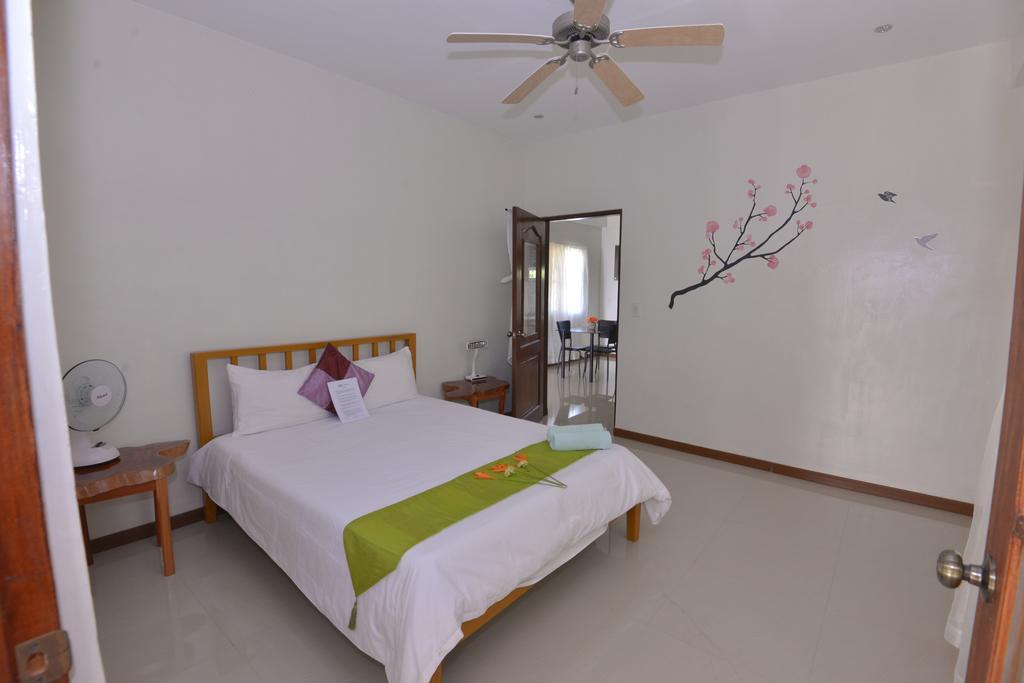 Lanas Beach Resort Romblon Island Room photo
