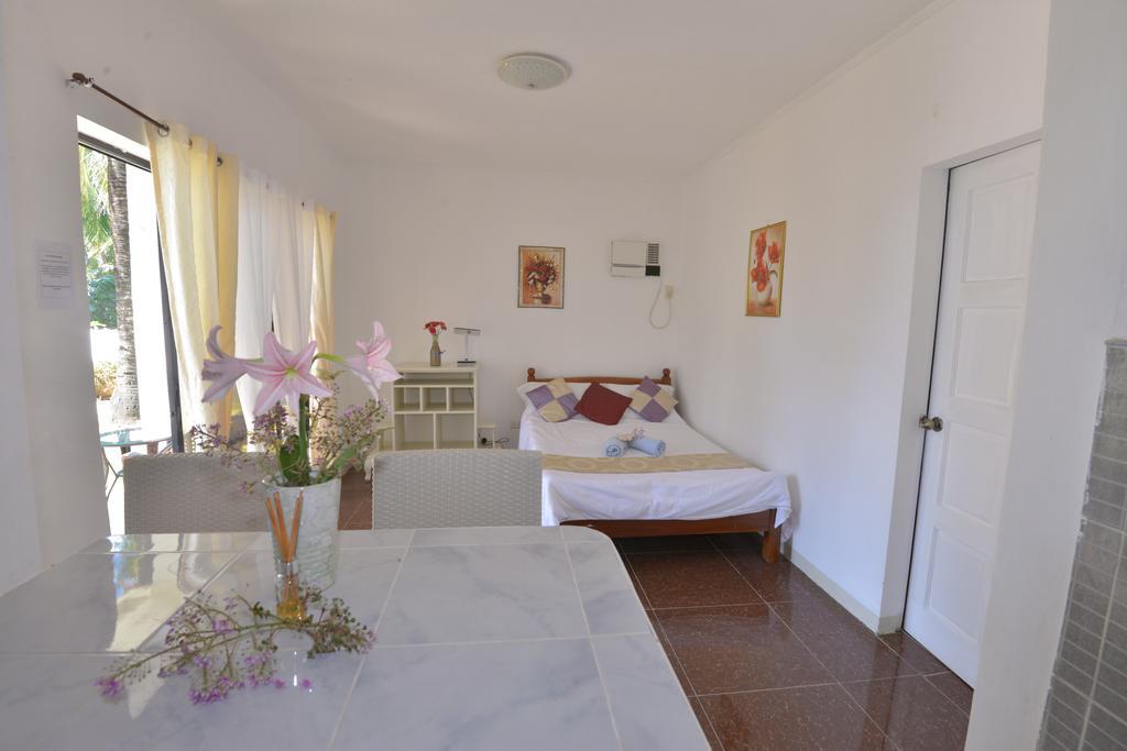 Lanas Beach Resort Romblon Island Room photo