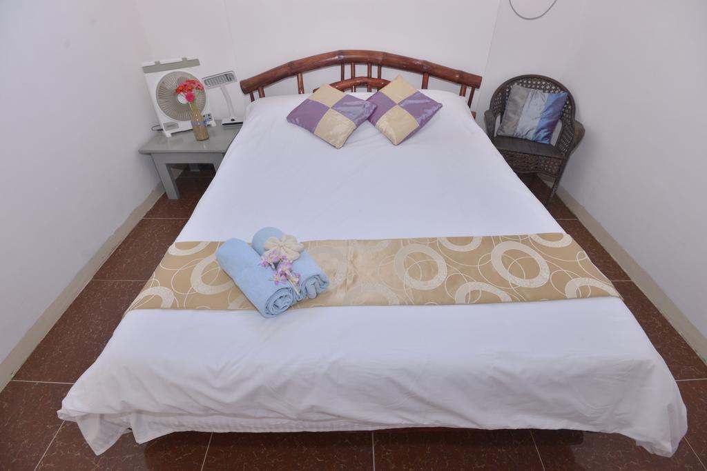 Lanas Beach Resort Romblon Island Room photo